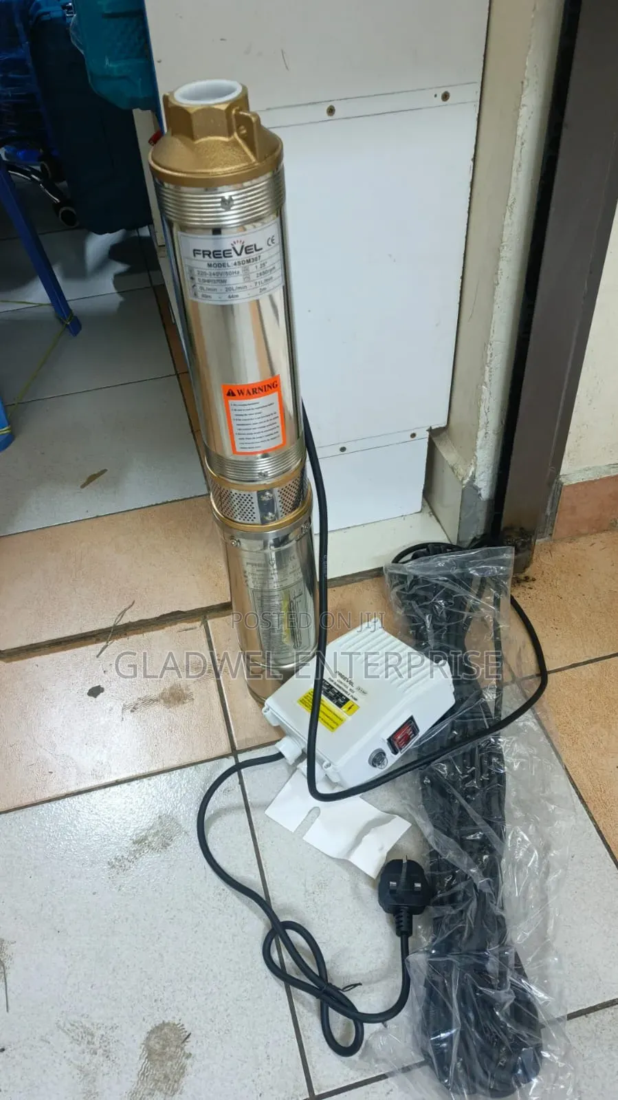 Freevel 0.5hp Submassible Water Pump With Control Box