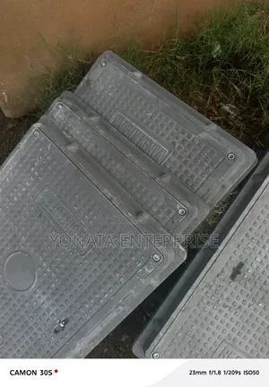 Construction Site Manhole Cover 450*600 Lockable 12.5t