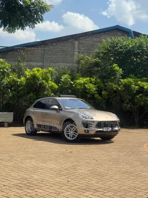 Porsche Macan Base 2017 Brown