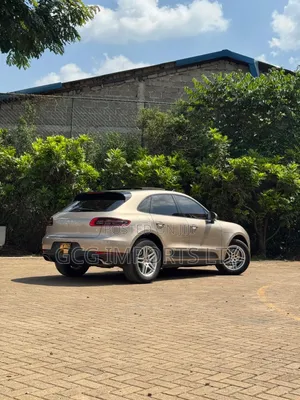 Porsche Macan Base 2017 Brown