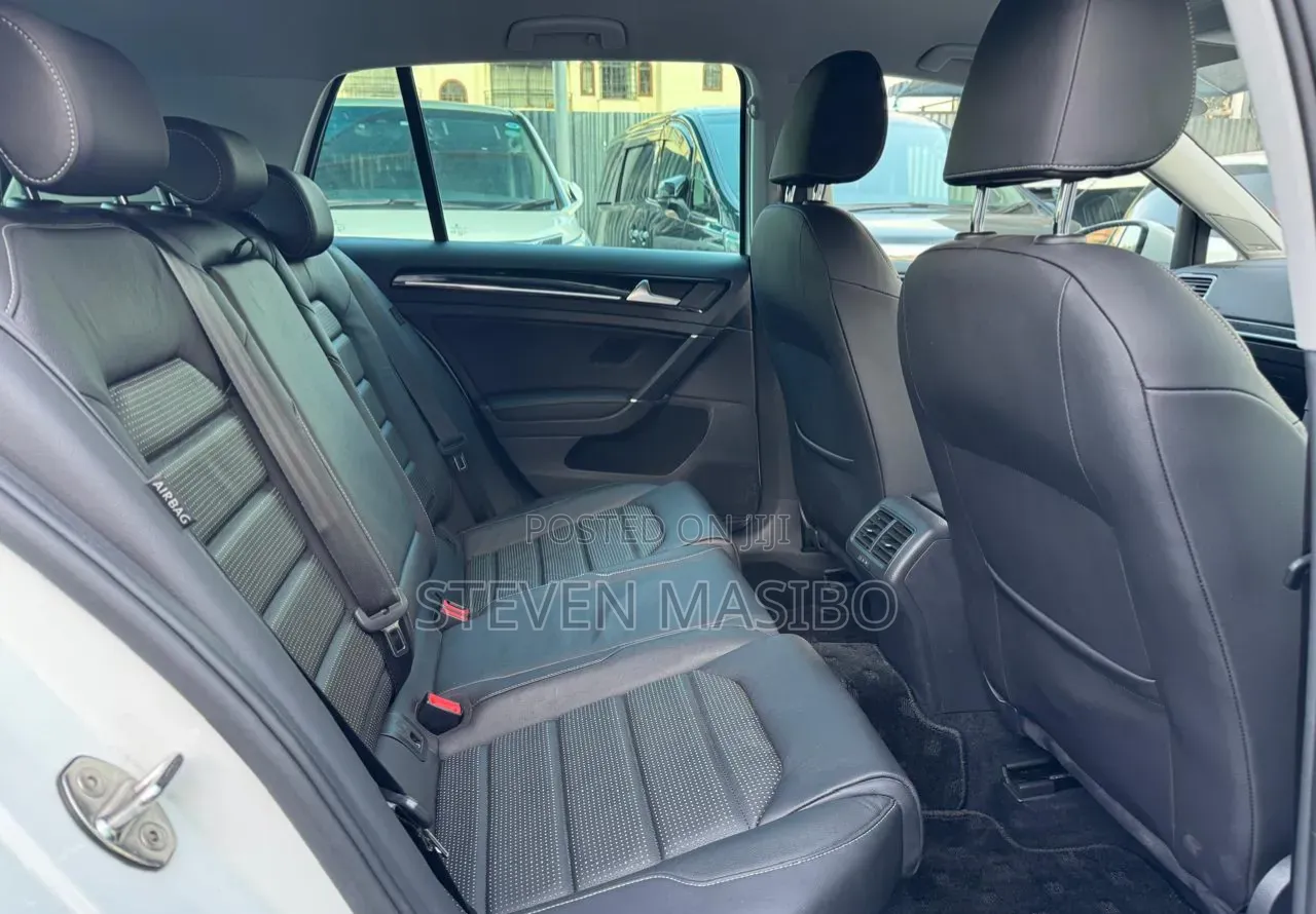 Volkswagen Golf 2019 White