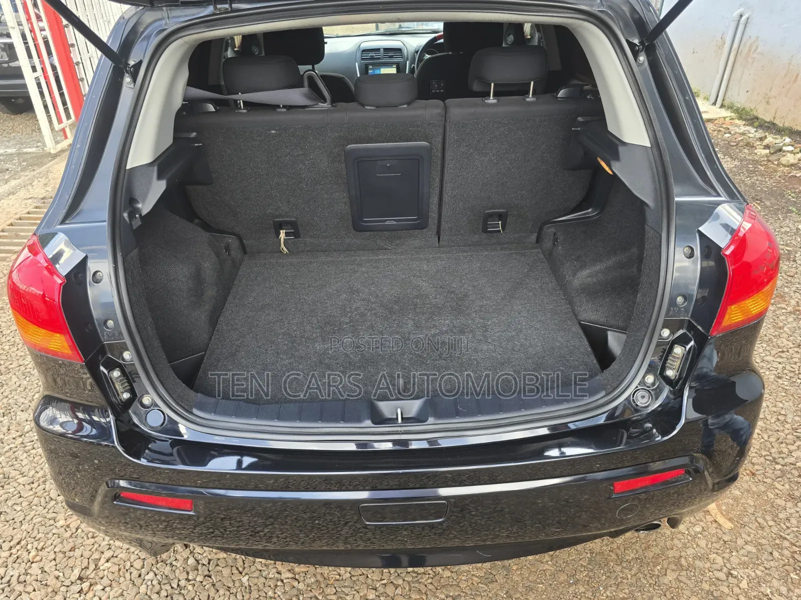 Mitsubishi RVR 2010 Black
