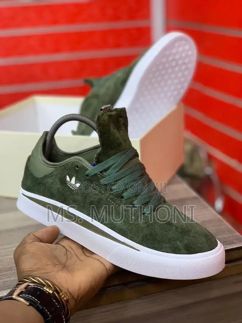 Men’S Adidas Suede Sneakers Size 40-45