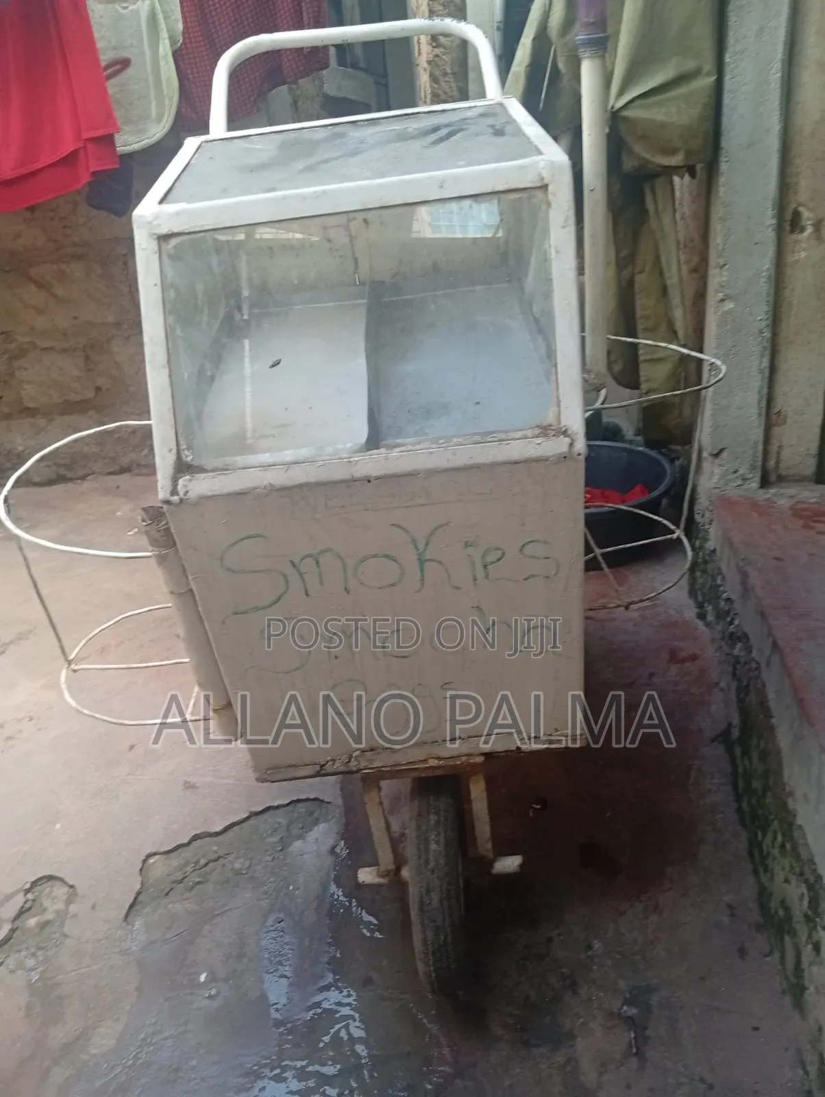 Trolley Smokie