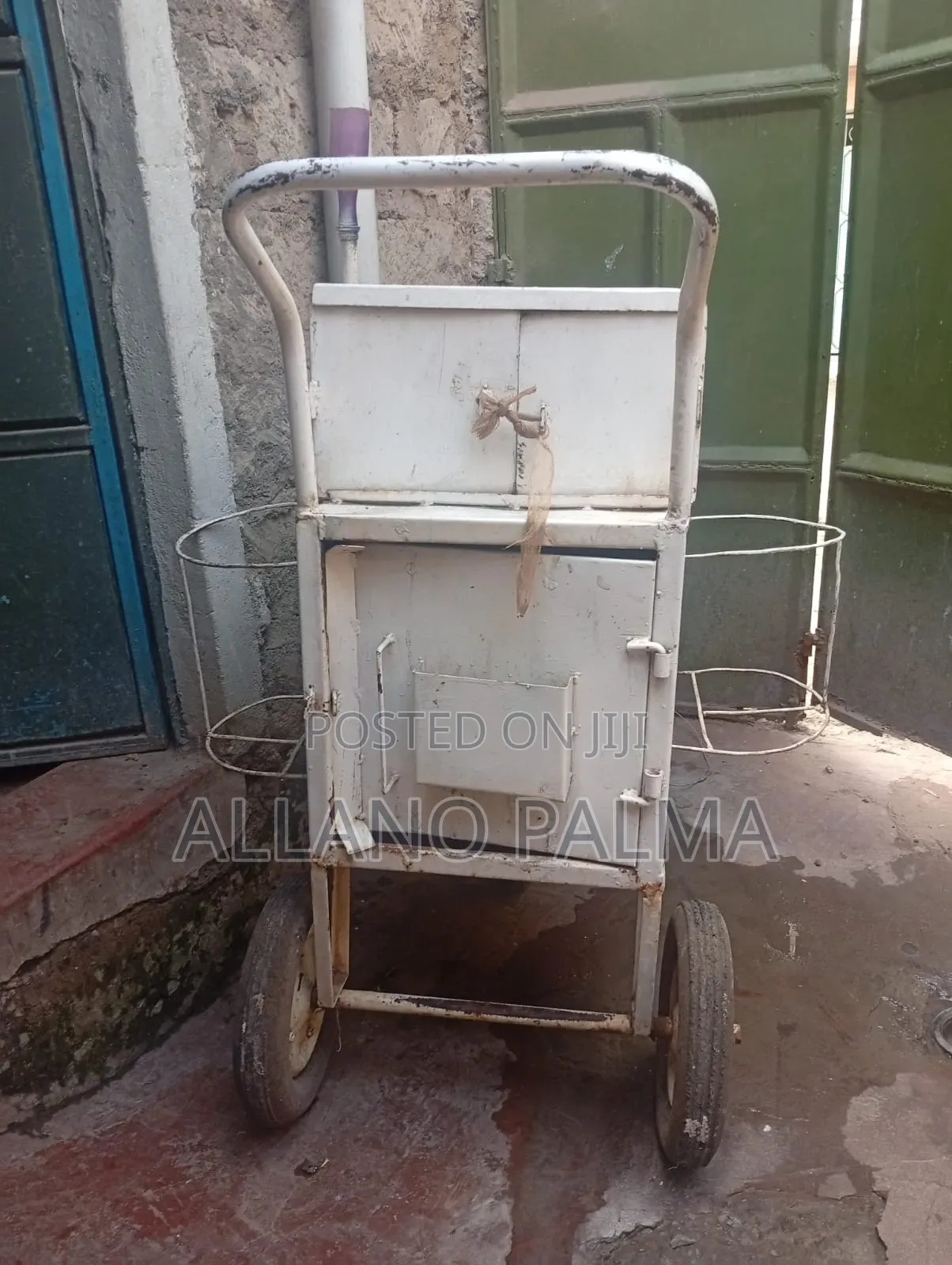 Trolley Smokie