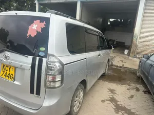 Toyota Voxy 2012 Silver