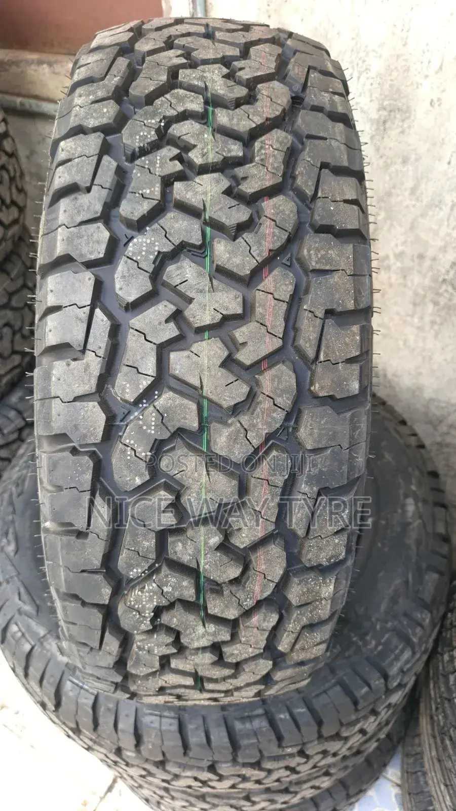 215/60r17 Comforser a/T
