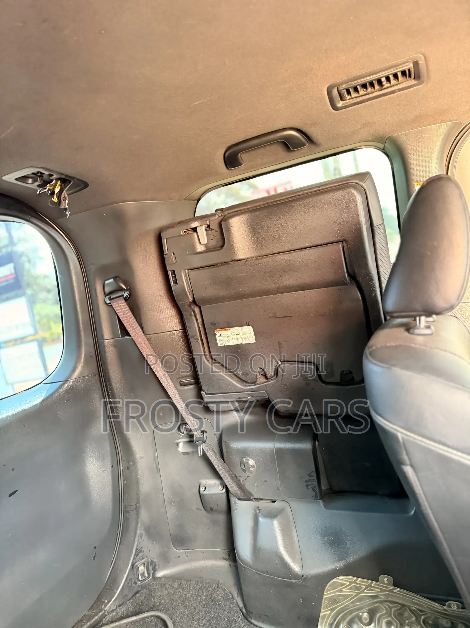 Toyota Esquire 1.8 FWD Hybrid (7 seater) 2018 Gray