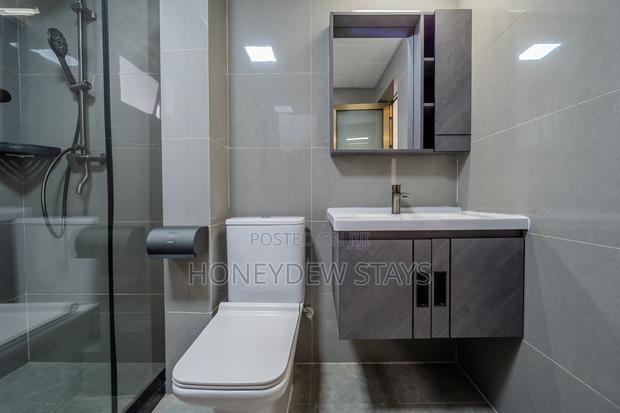 Airbnb 2br Riverside Apartment With Serenity Modern Comfort. - thumbnail 3