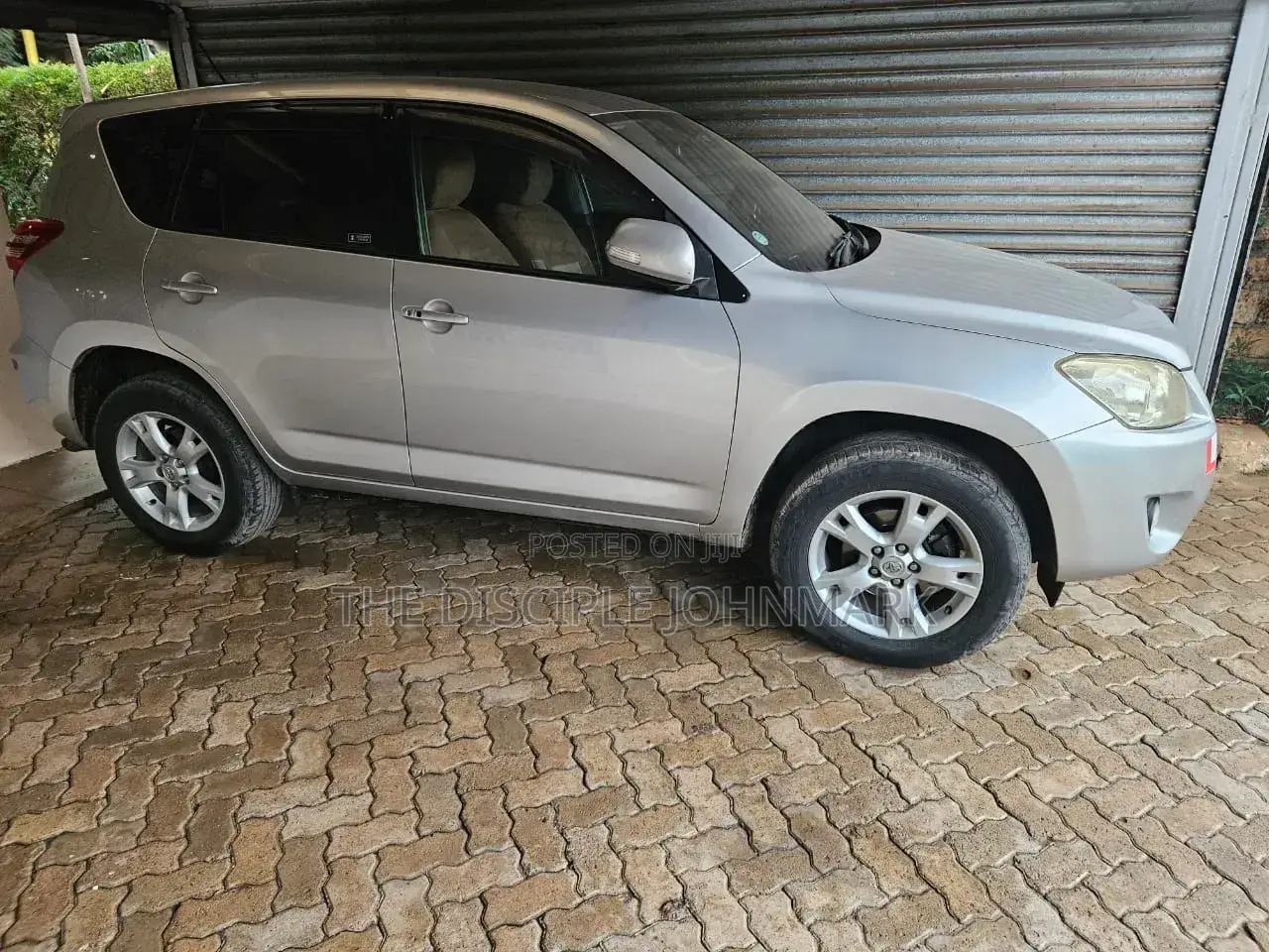 Toyota RAV4 2011 Silver
