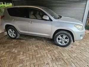 Toyota RAV4 2011 Silver