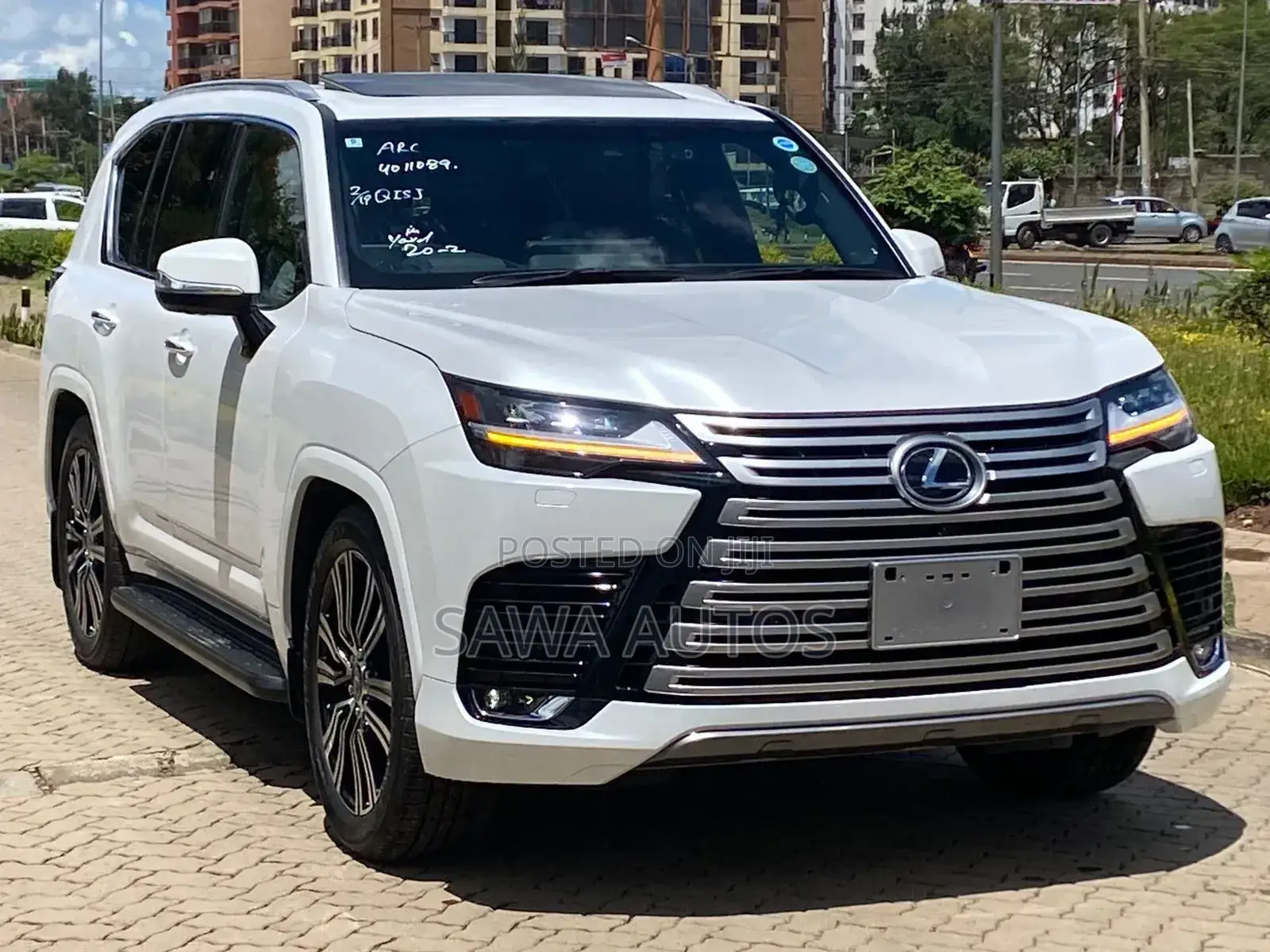 Lexus LX 2022 White