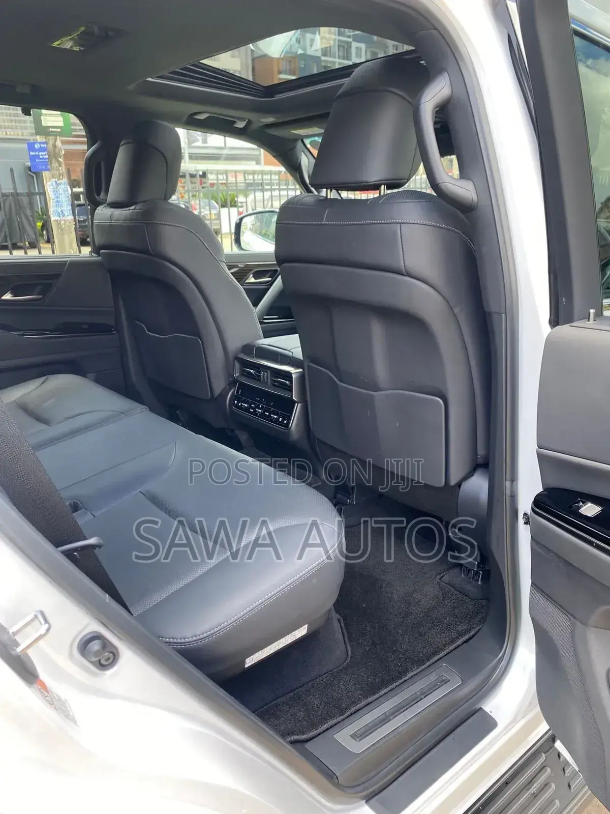 Lexus LX 2022 White