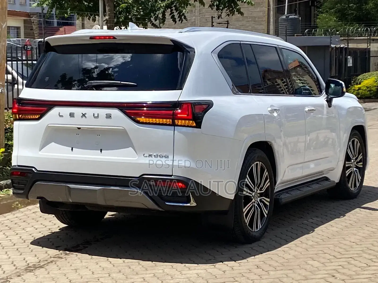 Lexus LX 2022 White