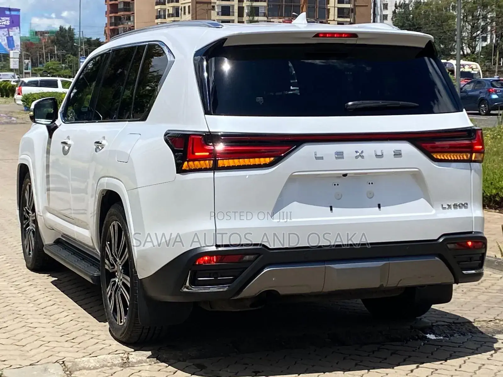 Lexus LX 2022 White