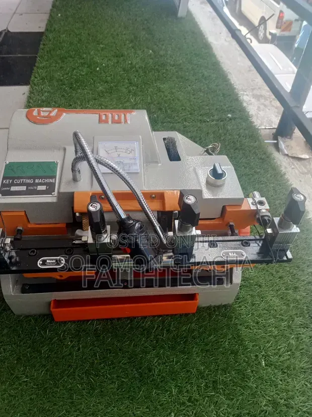 Key Cutting Machine