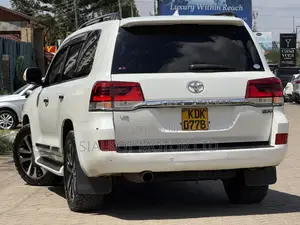 Toyota Land Cruiser 4.6 V8 ZX 2015 White
