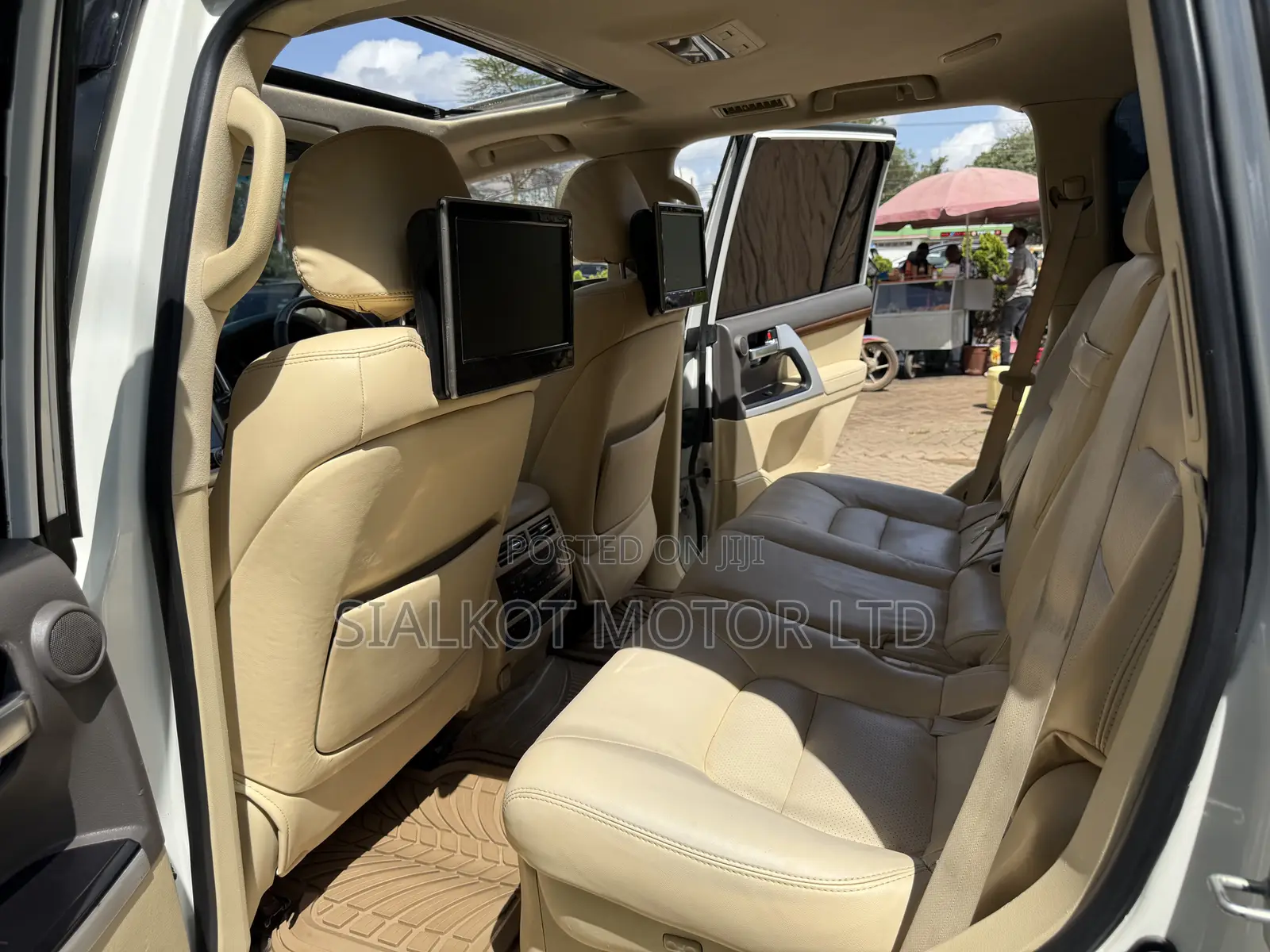Toyota Land Cruiser 4.6 V8 ZX 2015 White
