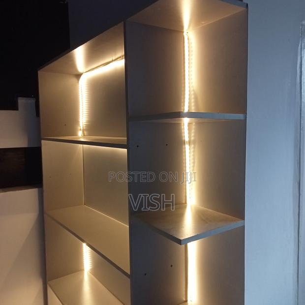 Bookshelf With Integrated Warm Led Lighting - thumbnail 2