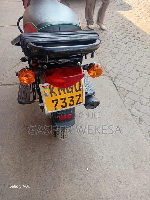 Bajaj Boxer 125 2025 Red - thumbnail 2