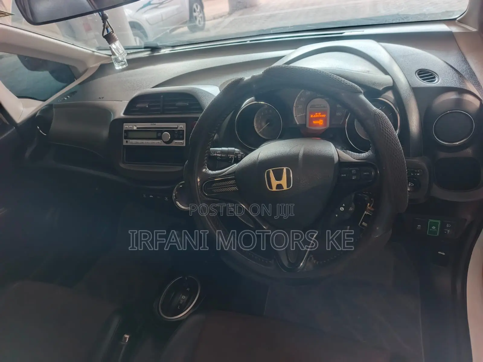 Honda Fit Shuttle 1.3 Hybrid 2WD 2013 White