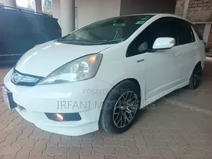 Honda Fit Shuttle 1.3 Hybrid 2WD 2013 White
