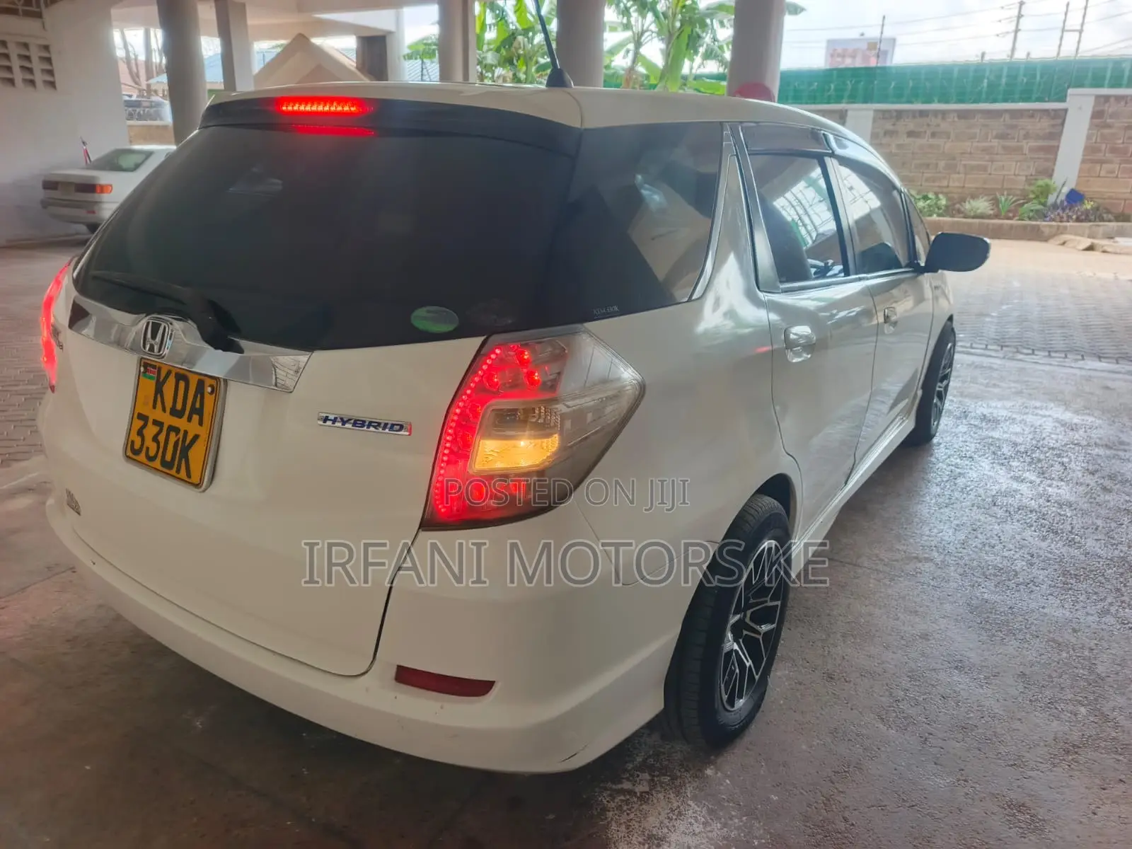 Honda Fit Shuttle 1.3 Hybrid 2WD 2013 White