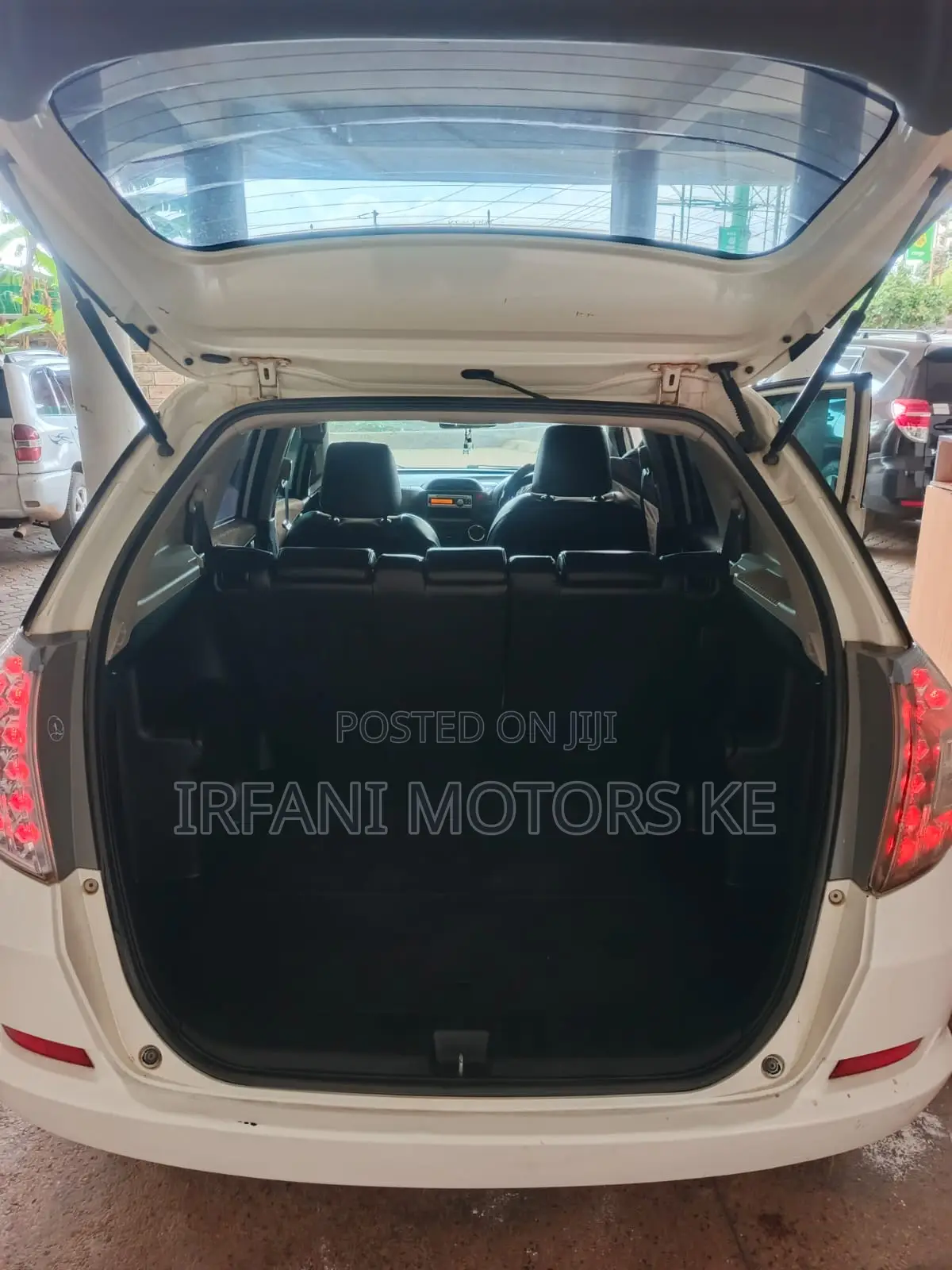 Honda Fit Shuttle 1.3 Hybrid 2WD 2013 White