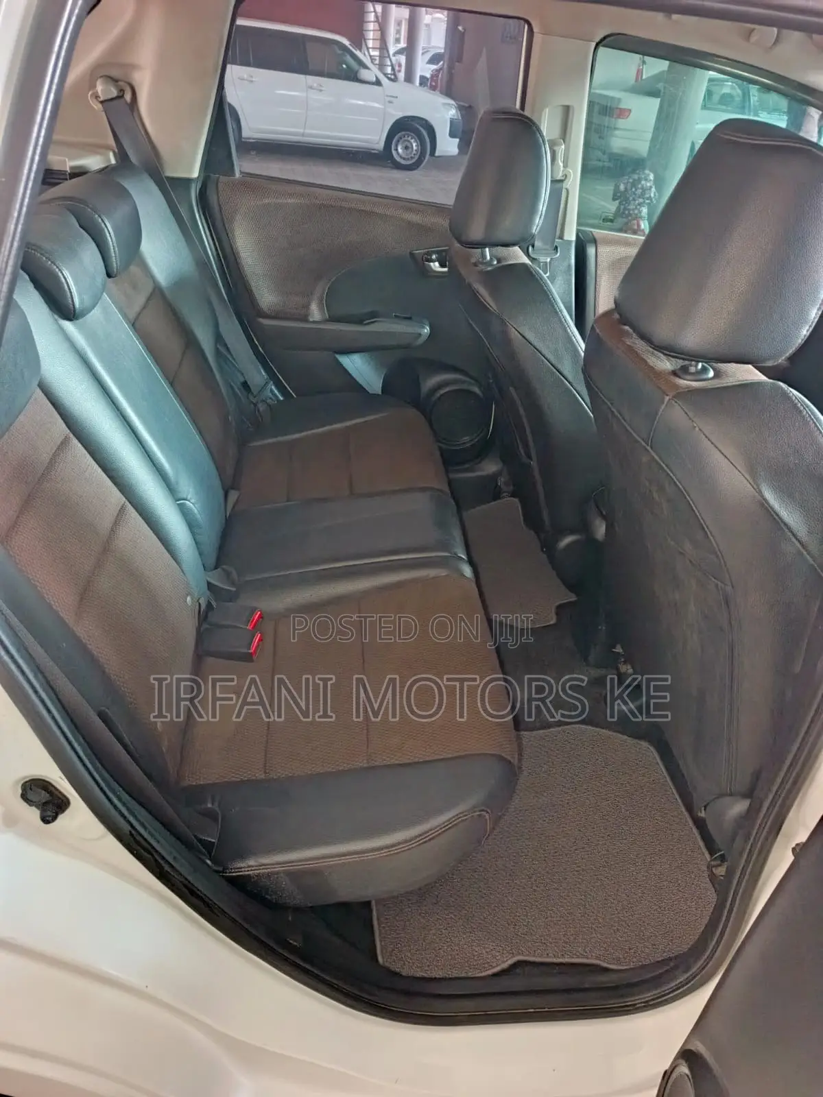 Honda Fit Shuttle 1.3 Hybrid 2WD 2013 White