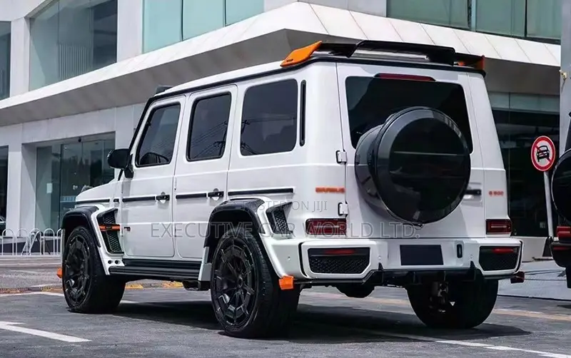 Mercedes-Benz G-Wagon to Brabus Facelift Kit
