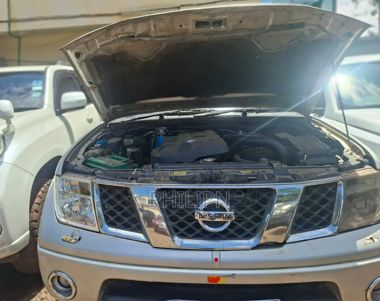Nissan Navara 2011 Silver