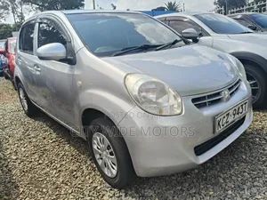 Toyota Passo 2012 Silver