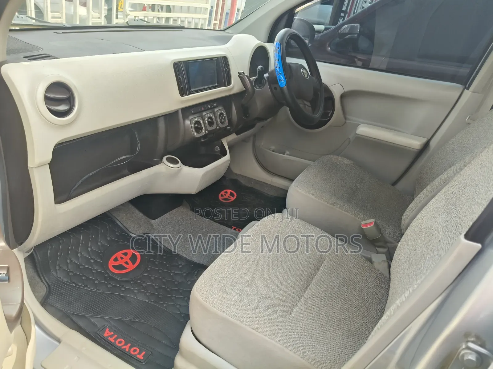 Toyota Passo 2012 Silver