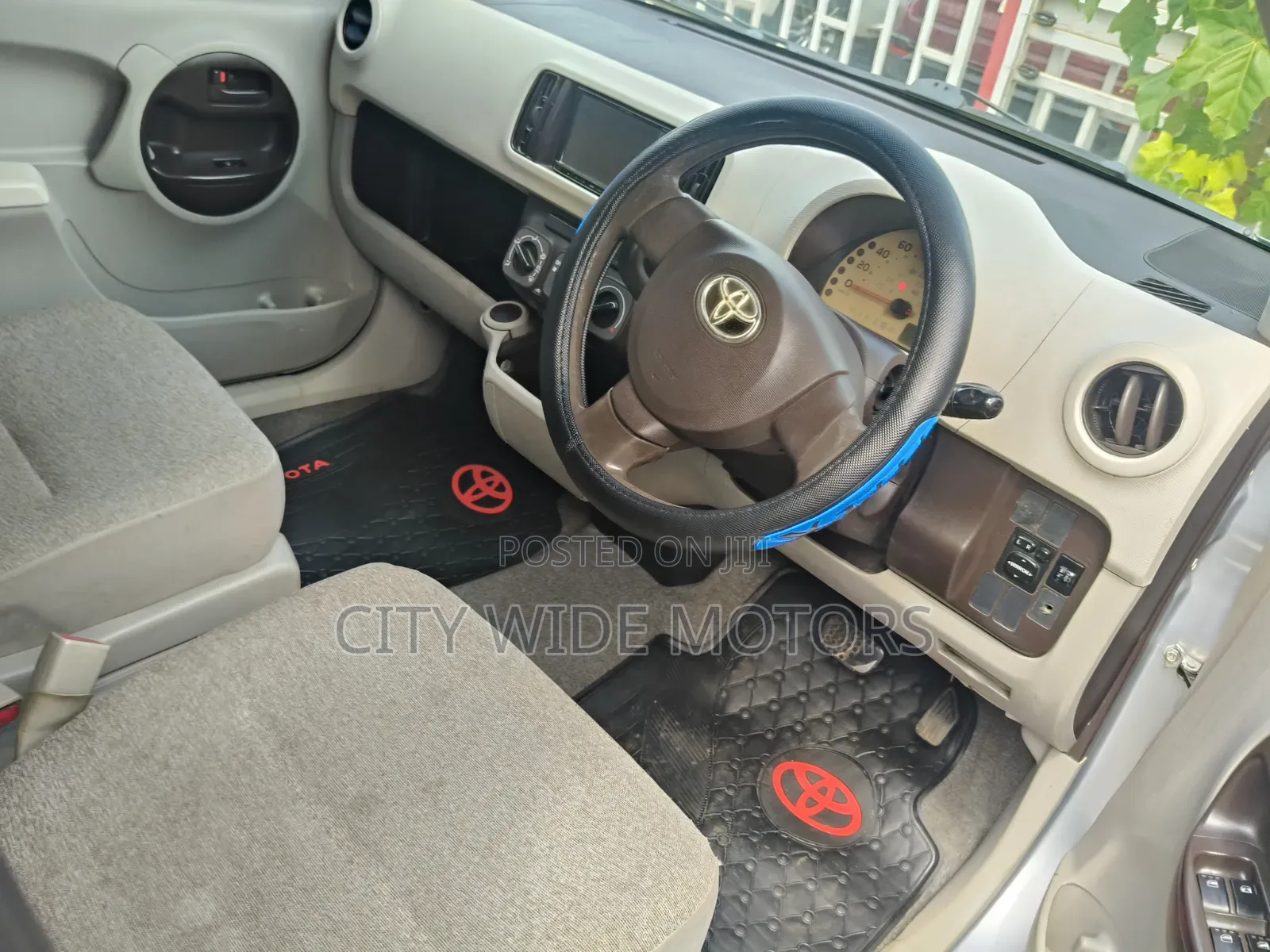 Toyota Passo 2012 Silver