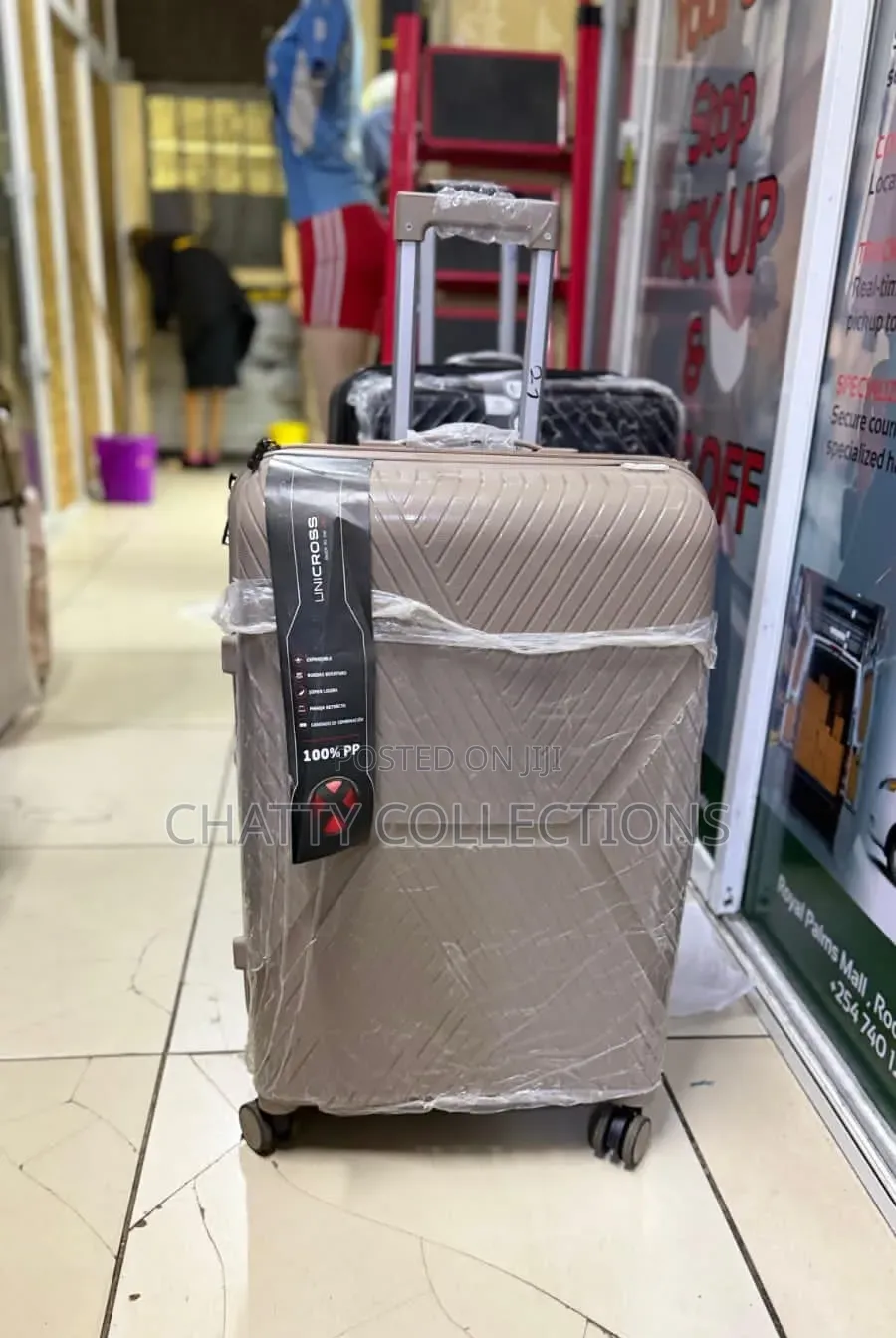 63 Cm Beige Large Size Rubber Unbreakable Rubber Suitcase