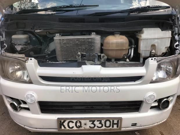 Toyota HiAce 2011 White - thumbnail 13