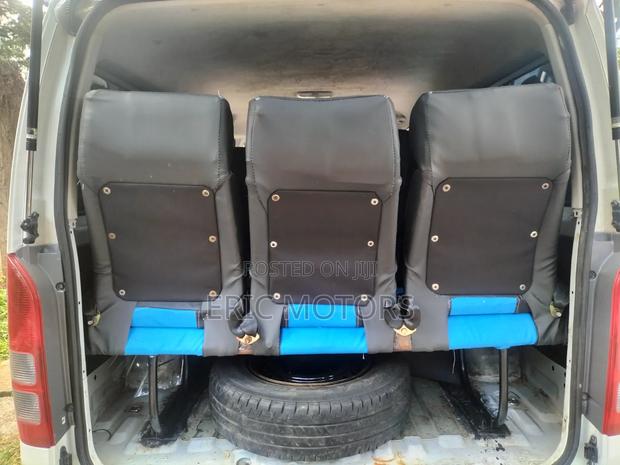 Toyota HiAce 2011 White - thumbnail 12