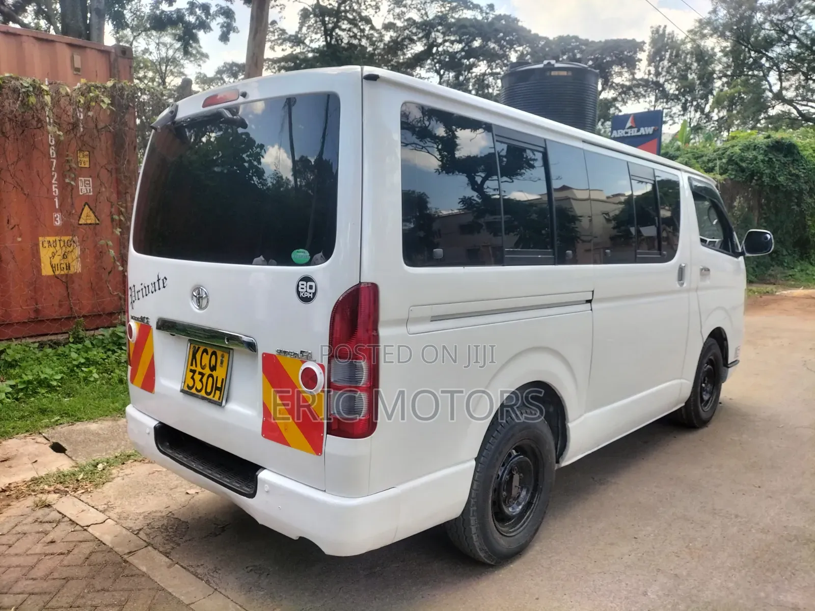 Toyota HiAce 2011 White