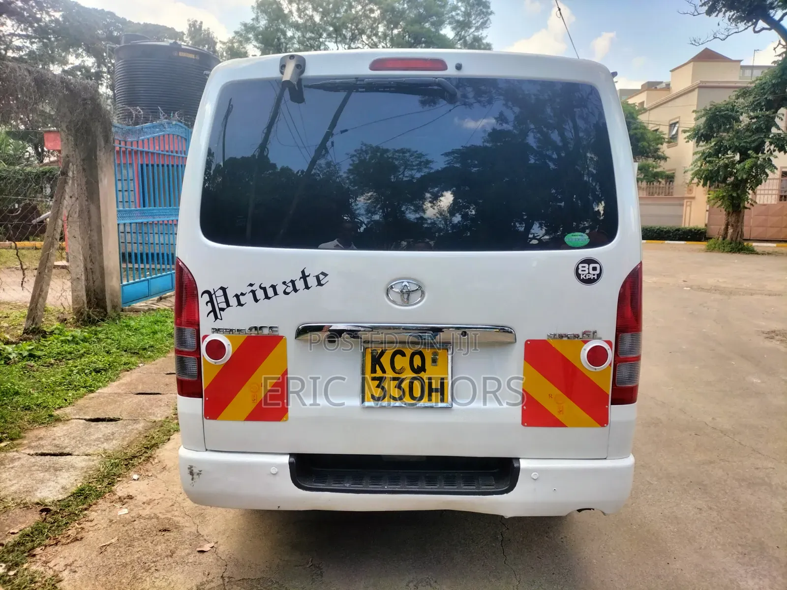 Toyota HiAce 2011 White