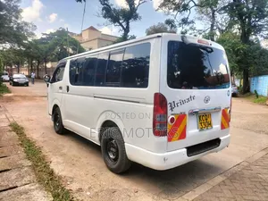 Toyota HiAce 2011 White