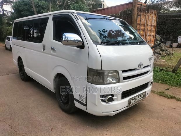 Toyota HiAce 2011 White - thumbnail 3