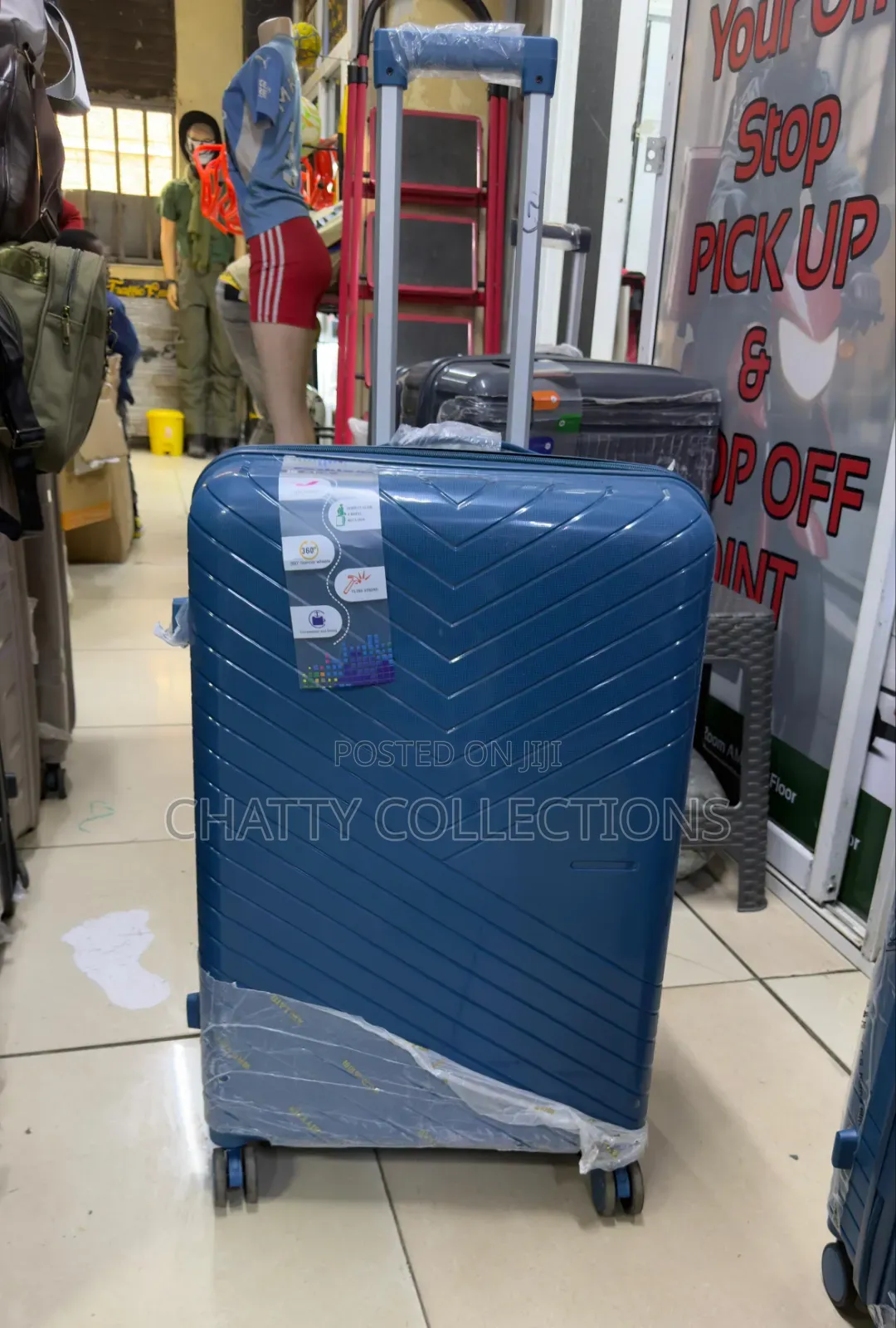 63 Cm Navy Blue Large Size Rubber Unbreakable Rubber Suitcase