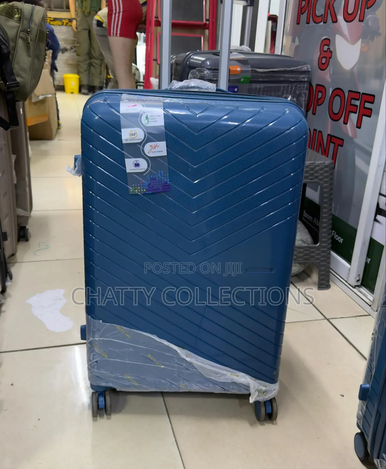 63 Cm Navy Blue Large Size Rubber Unbreakable Rubber Suitcase