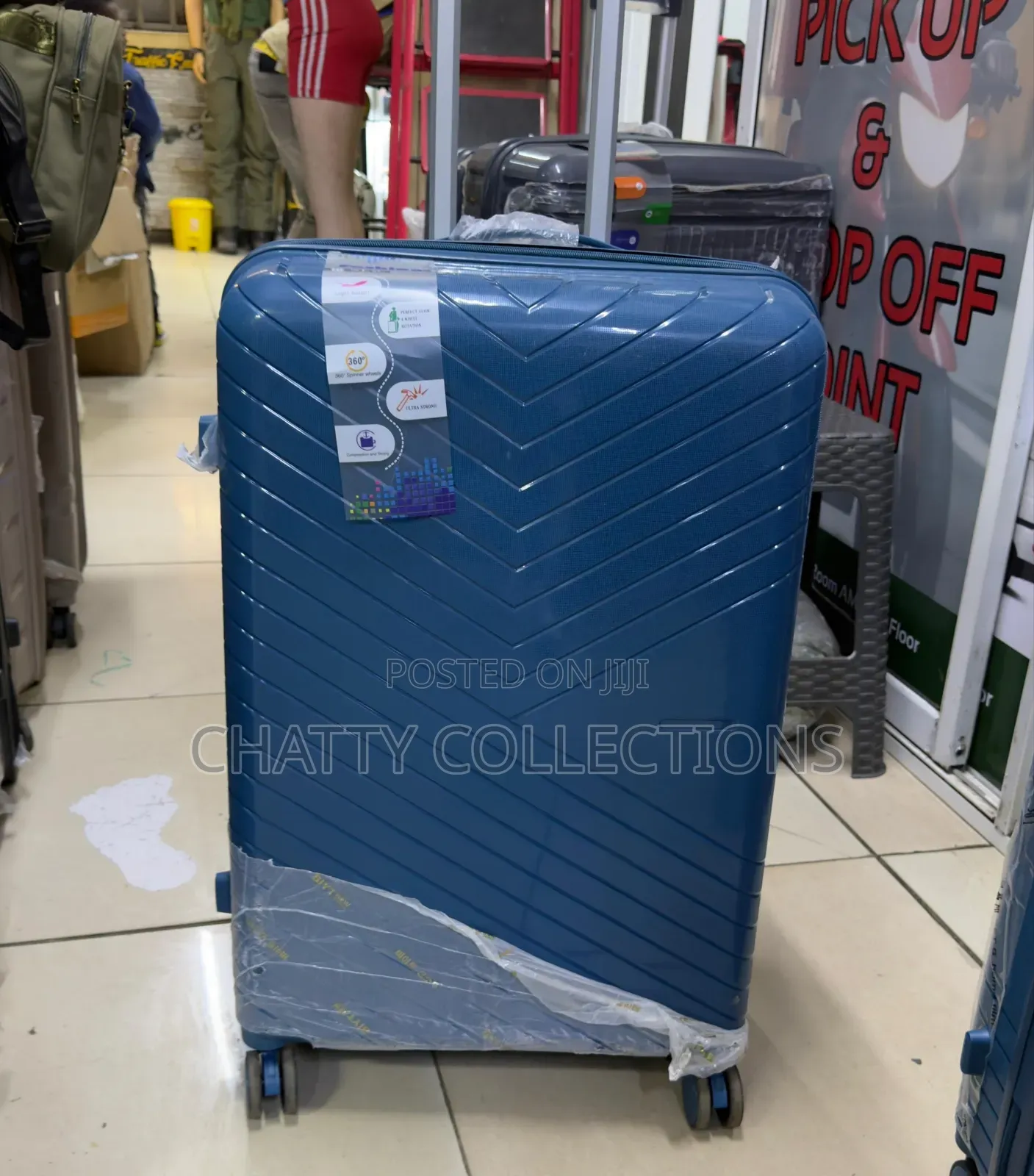 63 Cm Navy Blue Large Size Rubber Unbreakable Rubber Suitcase