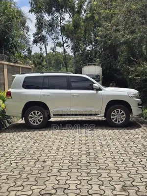 Toyota Land Cruiser 4.5 V8 TD 2017 White