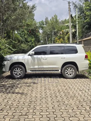 Toyota Land Cruiser 4.5 V8 TD 2017 White