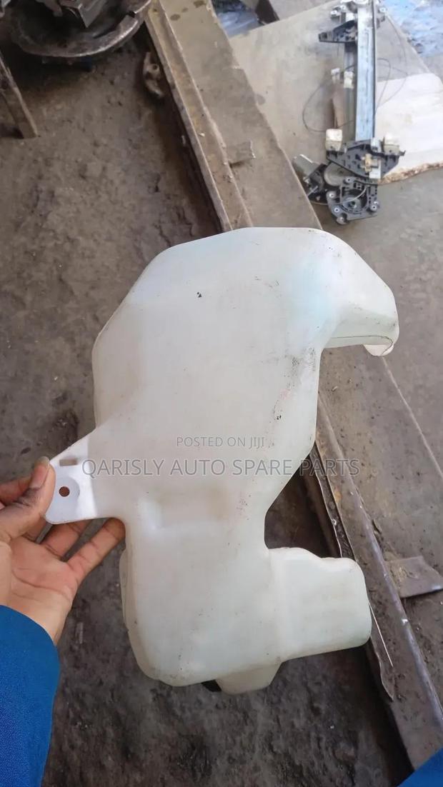 Washer Bottle Honda Fit - thumbnail 2