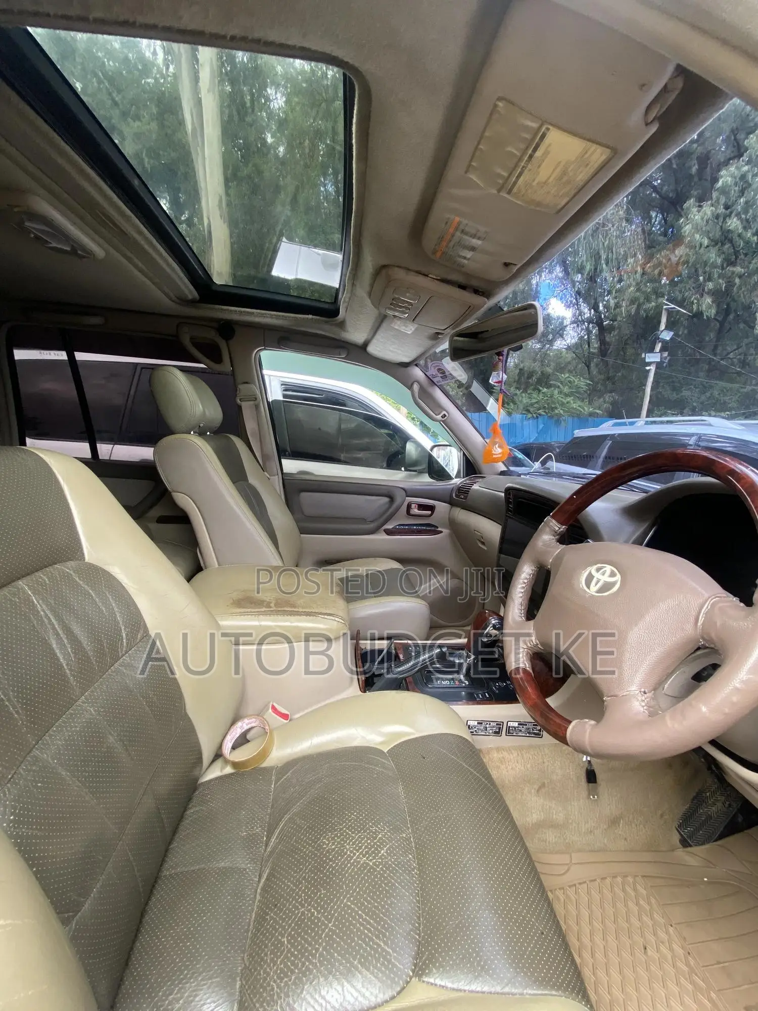 Toyota Land Cruiser 2001 White