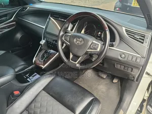 Toyota Harrier 2.0 4WD 2015 White