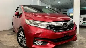 Honda Fit Shuttle 2018 Red